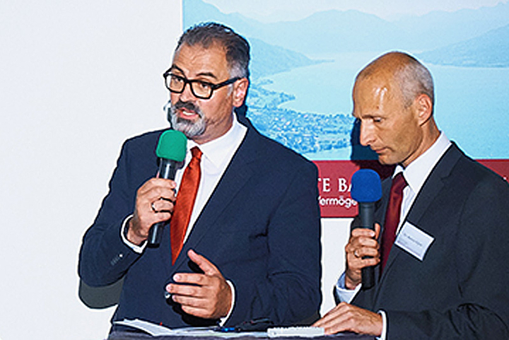 Michael Karl Sulzbacher, Leiter Private Banking und Dir. Markus Aigner, GL Raiffeisenbank Attersee-Süd